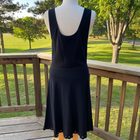 Ann Taylor Dress Black Knit Sleeveless Scoop Neck Size M Scalloped Hem NWT $129 - Picture 2 of 12